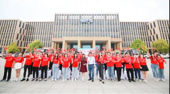 做白色的牛奶,创红色的企业,花花牛乳业集团青春歌会庆祝建党100周年 做白色的牛奶,创红色的企业,花花牛乳业集团青春歌会庆祝建党100周年