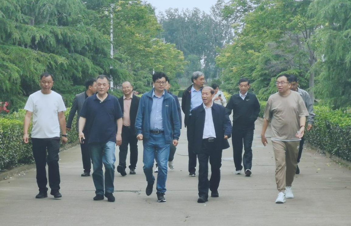花花牛丨河南农业大学党委副书记、校长介晓磊一行莅临花花牛河南瑞亚参观调研