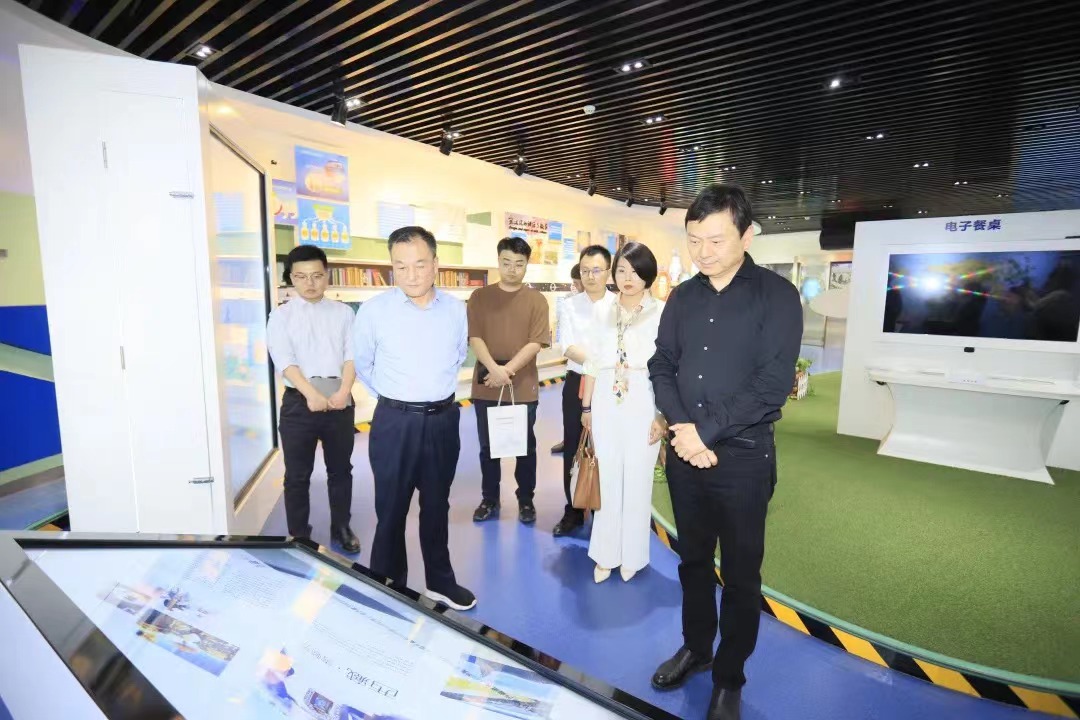 花花牛丨北京家音顺达莅临花花牛乳业集团参观访谈 花花牛丨北京家音顺达莅临花花牛乳业集团参观访谈