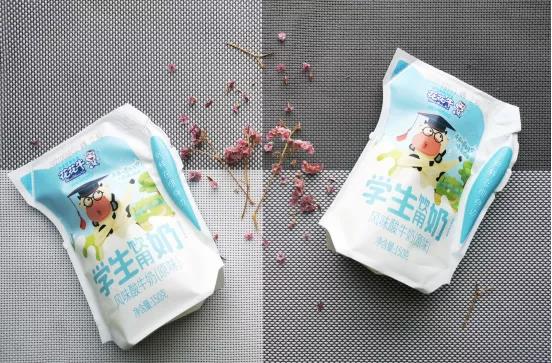 花花牛首款爱克林低温学生饮用酸牛奶上市啦！！！