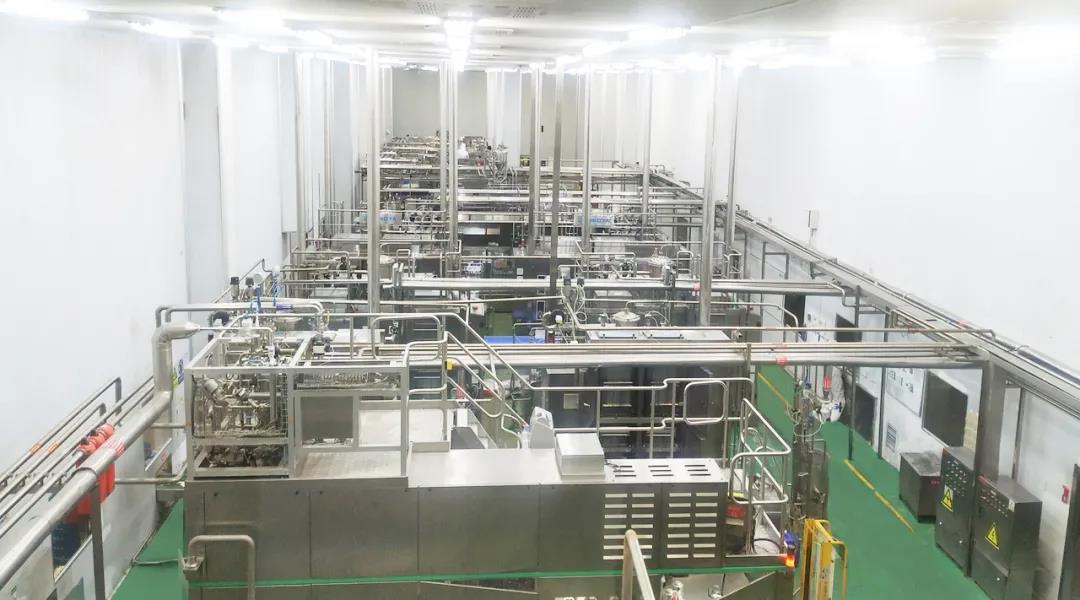 郑州航空港区党工委书记张俊峰莅临郑州花花牛乳制品有限公司调研