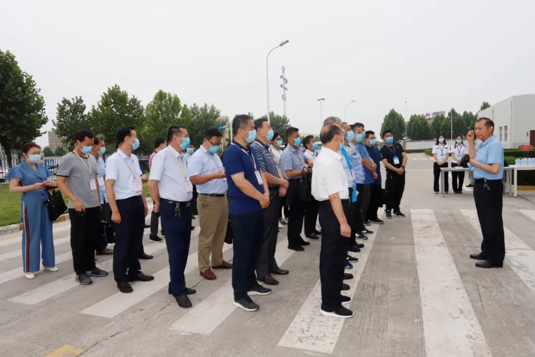 郑州市安全生产双重预防体系建设现场观摩会在花花牛乳业集团郑州分公司召开 郑州市安全生产双重预防体系建设现场观摩会在花花牛乳业集团郑州分公司召开