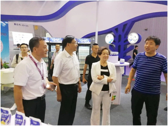 殊荣是奋斗的动力 花花牛荣获三项大奖!!! 殊荣是奋斗的动力 花花牛荣获三项大奖!!!