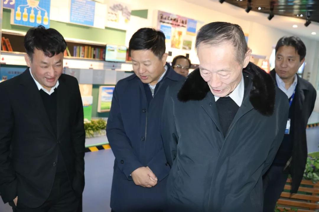 中国奶业协会高鸿宾会长莅临花花牛指导工作 中国奶业协会高鸿宾会长莅临花花牛指导工作