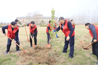 河南花花牛乳业集团开展“绿色发展践初心 植树护绿先锋行”植树活动